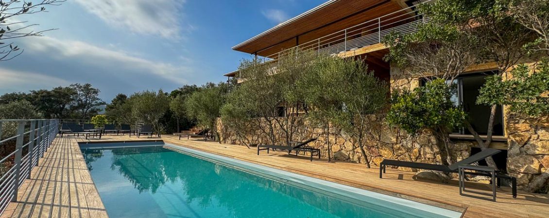 Magnifique piscine chauffée à Villa Chiara, proche de Porto-Vecchio.