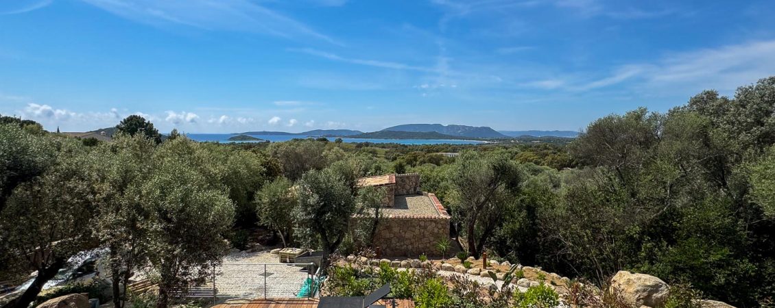 Vue panoramique sur le golfe de San Ciprianu, proche de Porto-Vecchio.